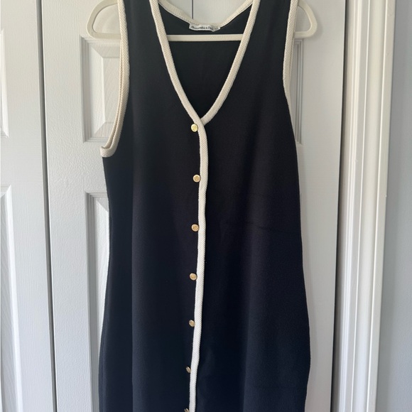 Abercrombie & Fitch Dresses & Skirts - Abercrombie & Fitch Black and White Striped Top
